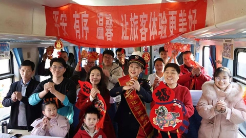 新春走基層 | “全能”列車長的第14個春運