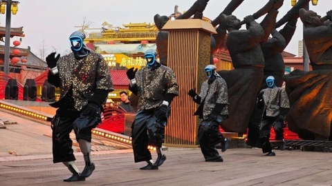 未來(lái)已來(lái)！機(jī)器人“入職”西安曲江新區(qū)