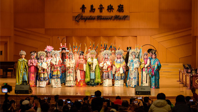 京剧票友齐聚 共襄国粹盛宴！“乐动市南·雅乐惠民”2026市南区新春元宵戏曲晚会精彩上演