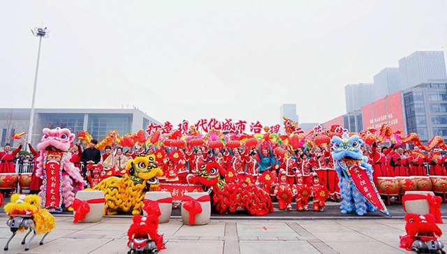 时评 | 骐骥跃山海，崂山民俗展演里的城市“奋进密码”