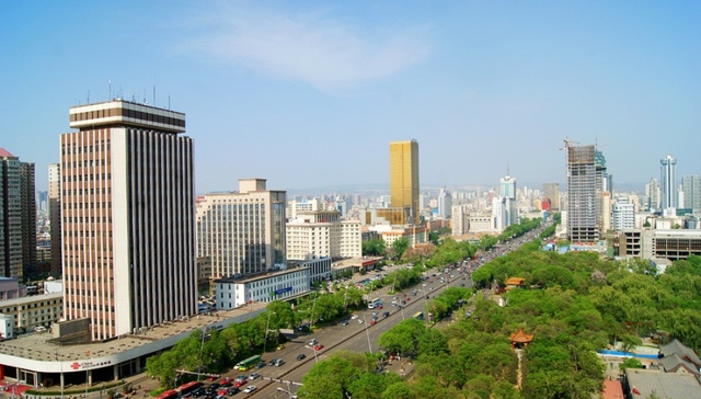 “报告里的话，就是咱老百姓盼的事”——山西省代表出席十四届全国人大四次会议开幕侧记