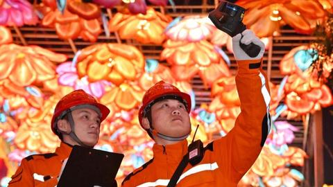 让近10万棵树“放假”一年，点亮“天下第一灯”的为何是绿电？