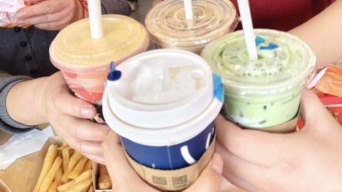 回村的年轻人，撑起消费市场再“下沉”