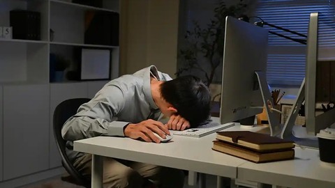 中年人拼命拥抱龙虾的背后，是对技术迭代的恐慌