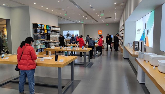 手机价格暴涨，AI背锅？