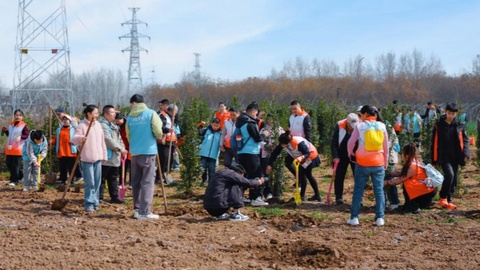 以爱为光葡田枝下和盲童共“看”世界——爱心公益活动在西安高新区举行