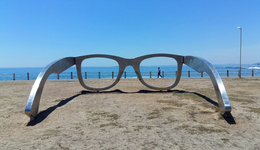 AI眼鏡，還在追趕iPhone時刻