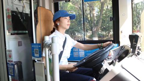 阿坝州“一户一档”精准帮扶，促进大中专毕业生高质量就业