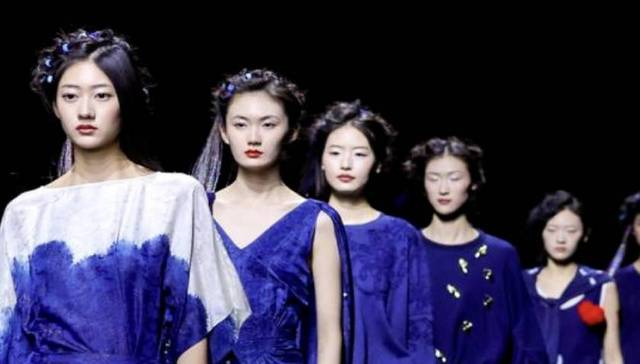 《手信》背后的非遗溢价：深度拆解“生活在左”的新中式商业叙事