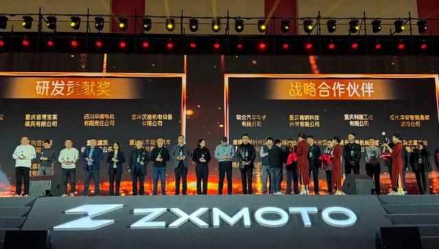 历史首冠！成都经开区企业助力张雪机车登顶世界顶级赛事