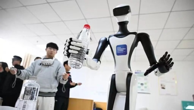 山东城市观察｜拿下省级资质之后：青岛具身智能数据训练场能否跑通变现闭环？