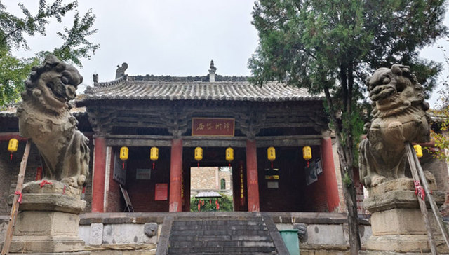 屋檐藏古韵 戏台续文脉——全国媒体采风团探访泽州冶底岱庙舞楼