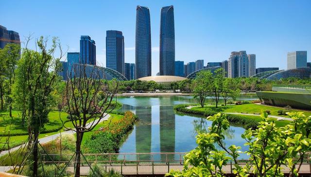 《2025年全国游客满意度调查报告》发布，成都再登全国十佳