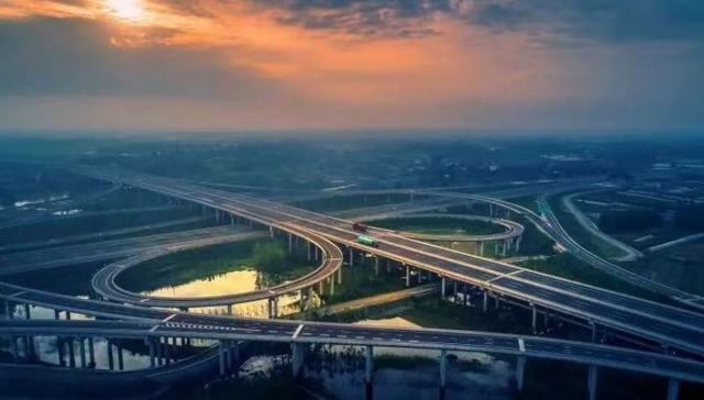 四川彭山：织密“内外兼修”交通网  跑出同城发展加速度