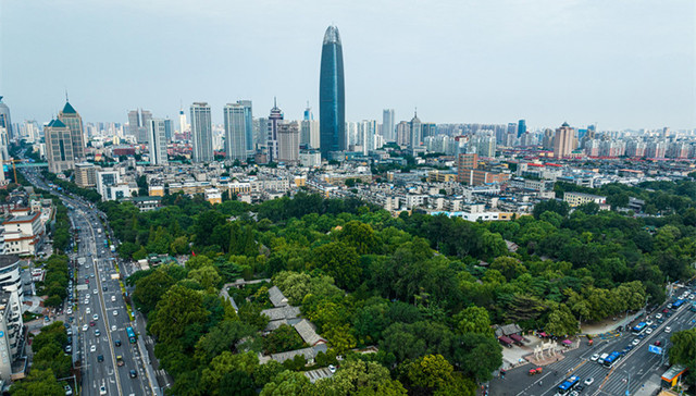 山东城市观察丨亿级消费雄心之下，济南靠什么重塑内需版图？