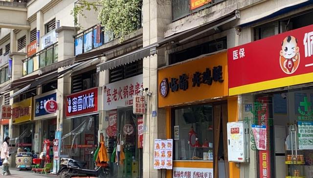 商圈太卷，消费品牌开始“逃”进社区？