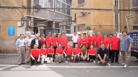 青岛故事｜《听老王讲党课》唤醒百年家史，一块“故居”牌匾见证跨越时空的红色接力