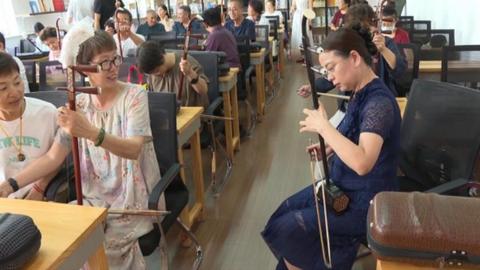 石家庄市鹿泉区：零门槛学民乐 二胡兴趣班让传统文化触手可及