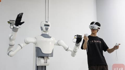 楼上写代码、楼下练本领 成都科创生态岛为机器人搭建全真考场