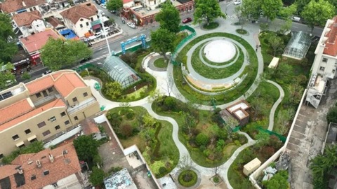时评｜告别“绕圈圈”实现“有位停”，青岛历史城区停车治理的“市南解法”