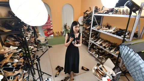 从代工配角到品牌主角，“中国女鞋之都”踏浪归来