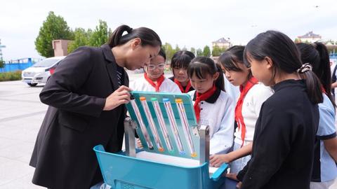 河北迁安：科普大篷车进校园 点亮少年科学梦
