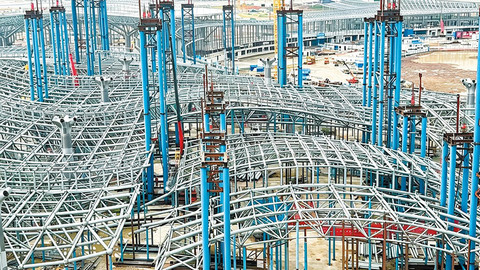 昆明长水国际机场改扩建工程T2北段钢结构网架提升工程启动