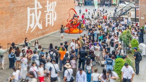 “成都造”IP矩阵崛起：从《八仙！》19亿票房到AG电竞世界冠军