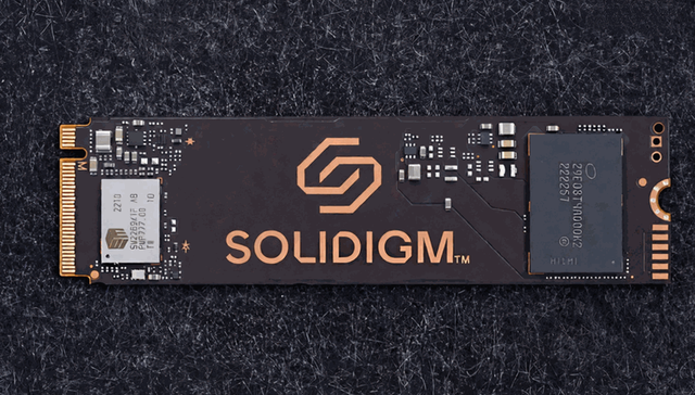 Solidigm的“翻身仗”，给所有半导体公司上了一课