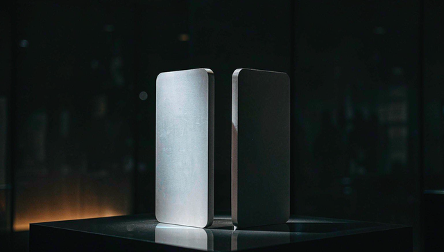 一分钟卖光的 iPhone Duo，把苹果产能短板摆上台面