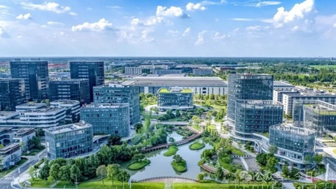 借赛营城，龙泉驿以蝶变之姿重塑城市气韵