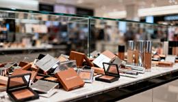 国货美妆沦为“杂货铺”？