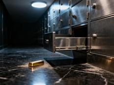 金价震荡下银行撤退：个人贵金属代理业务清退潮持续