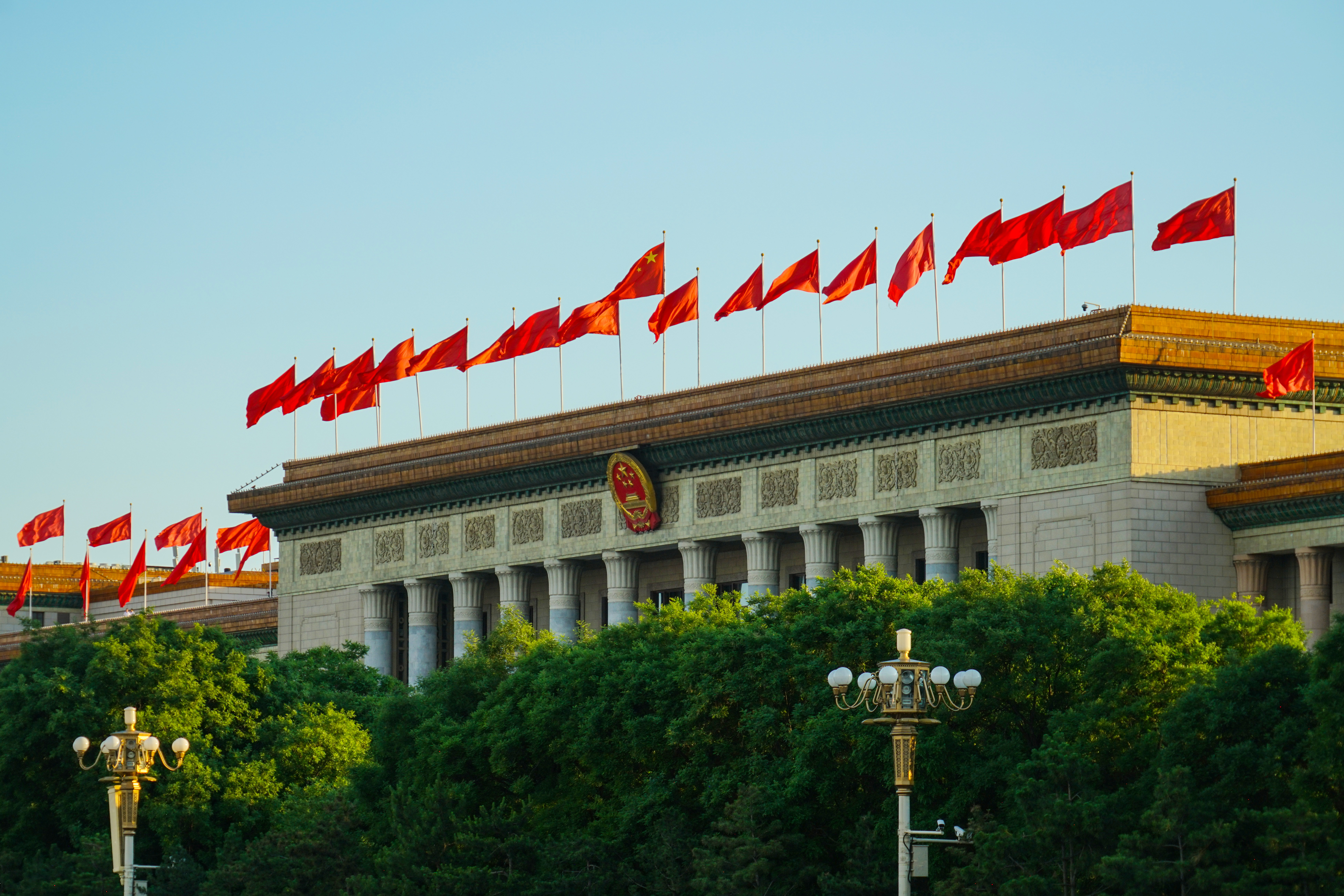 外企看两会：政策及建言释放积极信号，坚定投资中国的信心