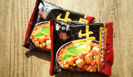 白象VS今麦郎：同样的掉队，不同的折腾