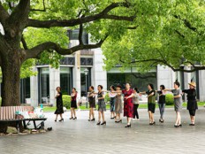 【深度】各地“抢老人”，但如何接住老人？