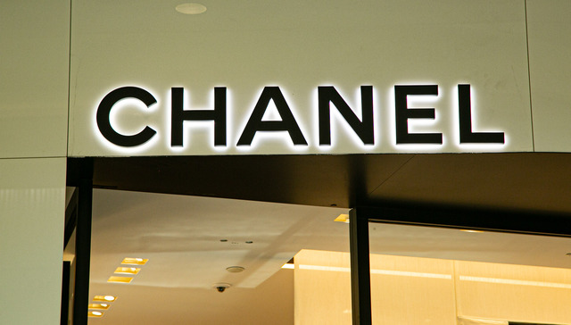 香奈儿被不断涨价“反噬”