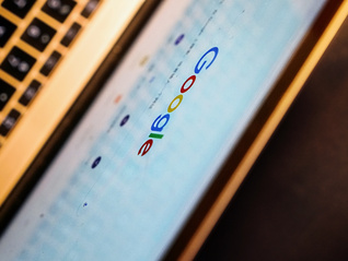 谷歌母公司股价上涨超4%，成为第四家跻身“3万亿美元俱乐部”上市公司