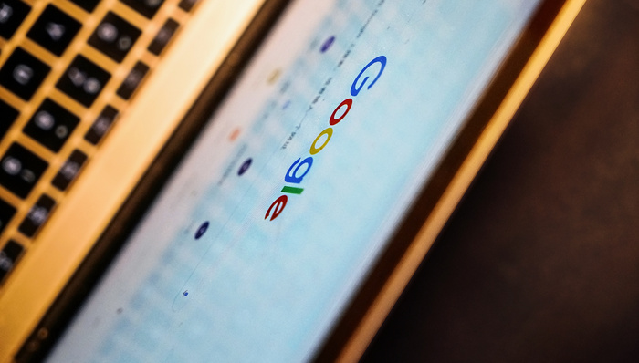 谷歌避免业务拆分股价飙升9%，市值一夜暴增2334亿美元创新高