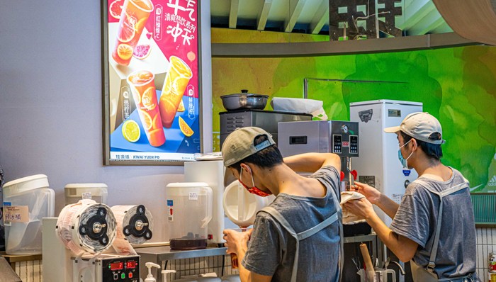 外卖大战的订单冲爆咖啡奶茶店