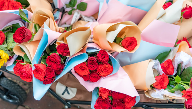 揭秘“幽灵花店”：你花258元买的浪漫，可能只值80元