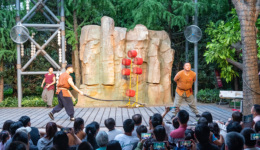 6万月薪背后，景区“擦边”流量生意还能玩多久？