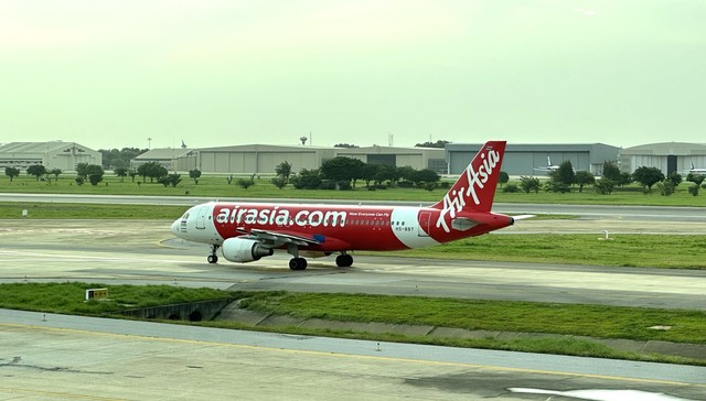 备降变“错降”？亚航客机在韩国改降机场致乘客混乱