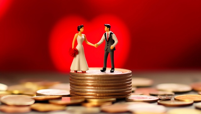 中国鼓励生育措施前移：多地发钱鼓励结婚