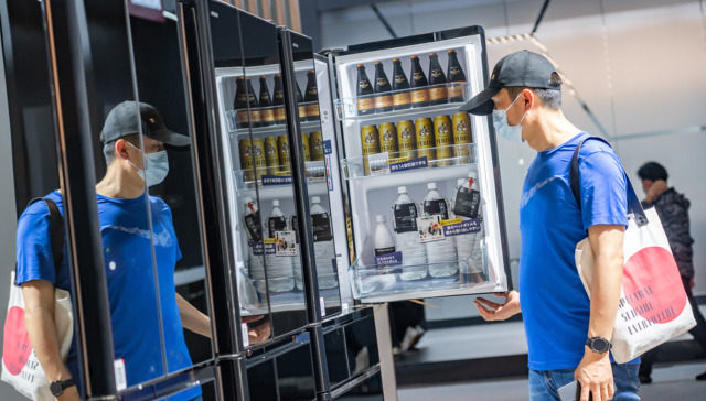 没人逛的家电大卖场，等来救兵