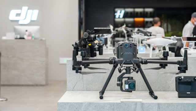 大疆部分产品降价超千元引争议，客服：支持退货及保价服务