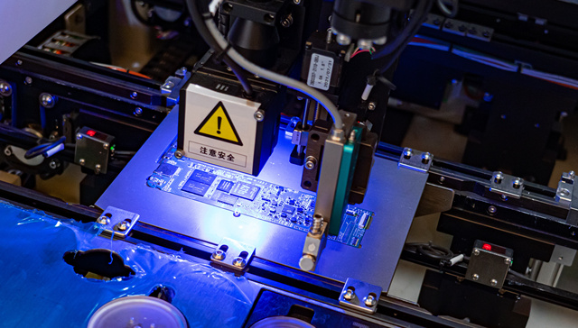 市场监管总局：中国累计建成230余家卓越级智能工厂，生产效率平均提升22.3%