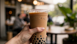 古茗卖啤酒、茶颜悦色关酒馆，新茶饮的跨界，为什么有人试水、有人退场？