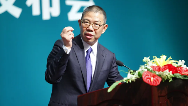 钟睒睒成“首富”四冠王