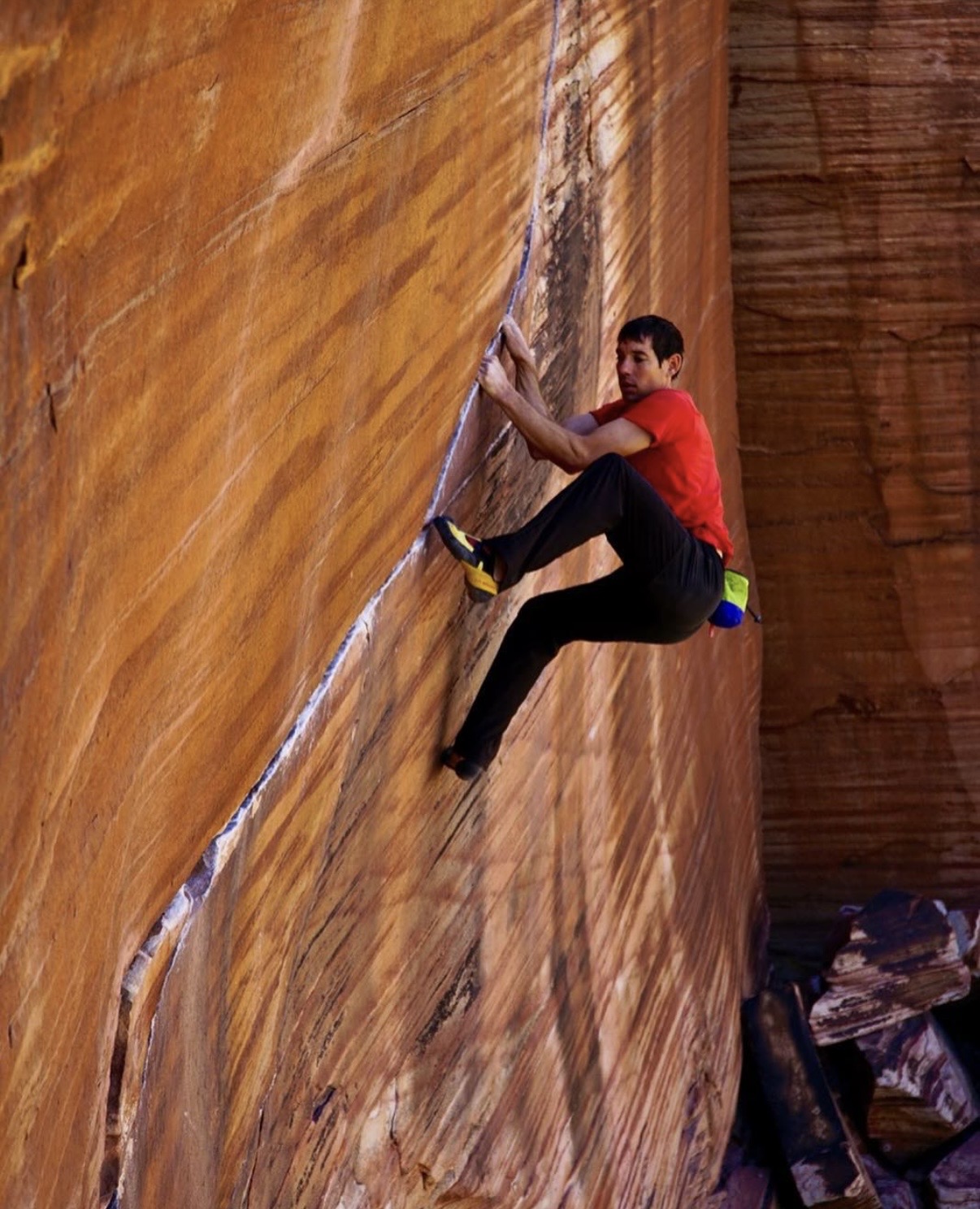 徒手攀登台北101:极限攀岩者的疯狂与理性